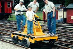 Crew-WRyM-172A-pump-car-crew-June-2001-SPH