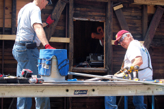 Crew-WRyM-344-Alan-W-Vic-F-working-on-N6b-7-31-2014-SPH