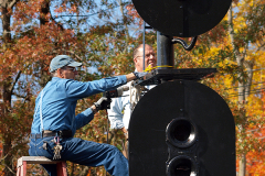 Crew-WRyM-364-Alan-W-Bob-H-working-on-DLW-signal-11-4-2014-SPH