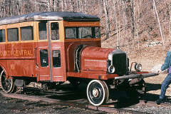 Crew-WRyM-Earle-w-Railbus-Dec.-1994-SPH